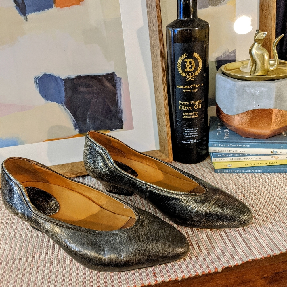 Earthies Metallic Leather Pumps